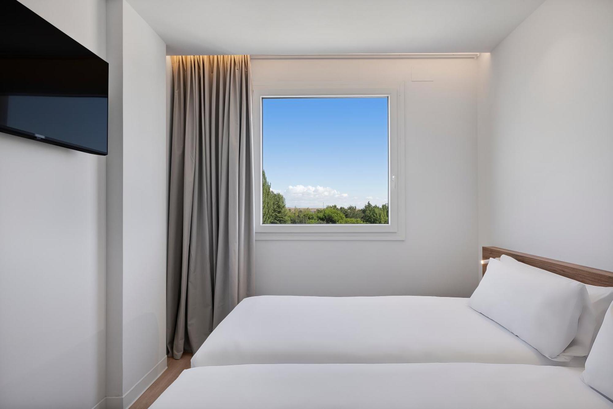 B&B Hotel Madrid Fuenlabrada Retail Park ภายนอก รูปภาพ