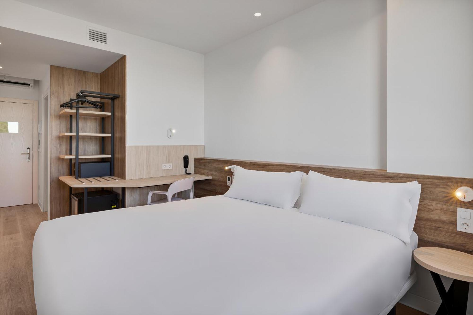 B&B Hotel Madrid Fuenlabrada Retail Park ภายนอก รูปภาพ
